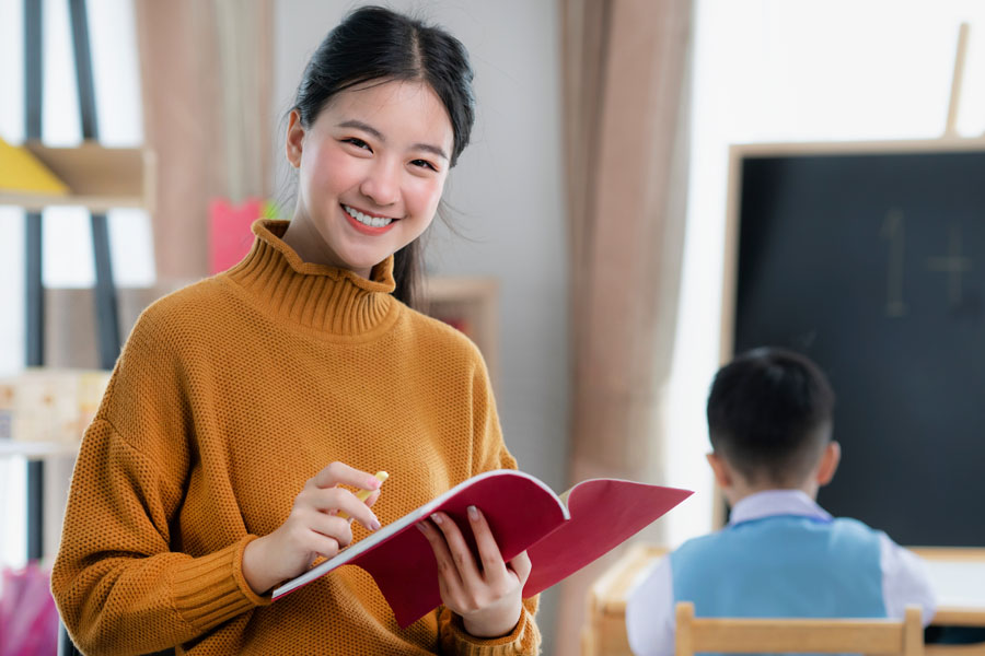 finding tutors image with children